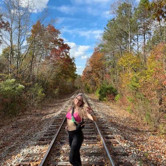 Meet your Posher, Josie - Picture 5 of 6